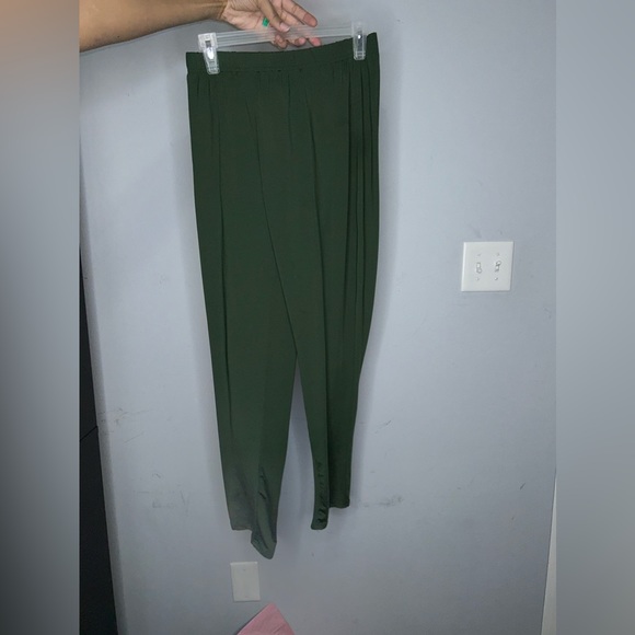 Two Piece Green Off the Shoulder Set - Picture 3 of 4